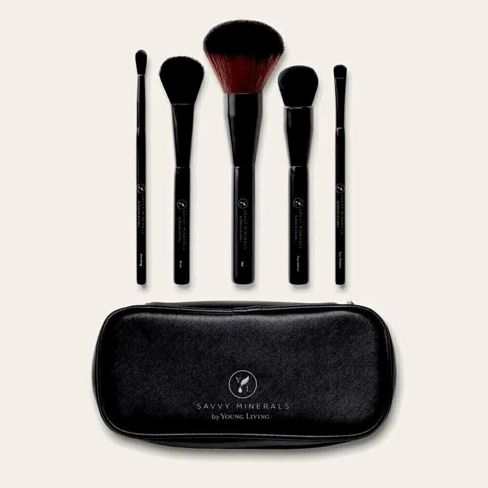 SAVVY MINERALS By Young Living Clean Living Essential Brush Set 5 Brushes w case
